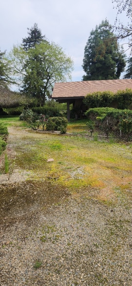 Building Photo - 9905 Ave 404