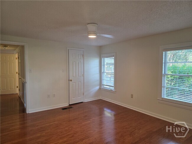 Building Photo - 807 Pound Rd