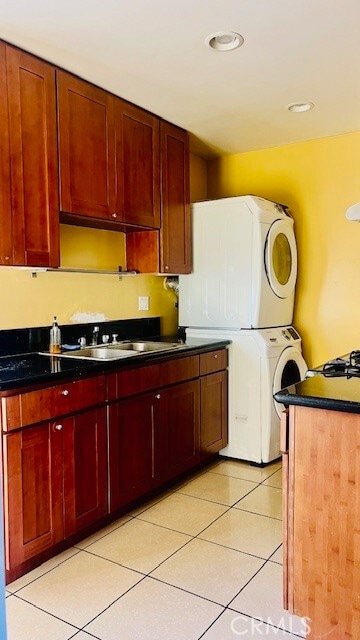 Building Photo - 826 E Hellman Ave