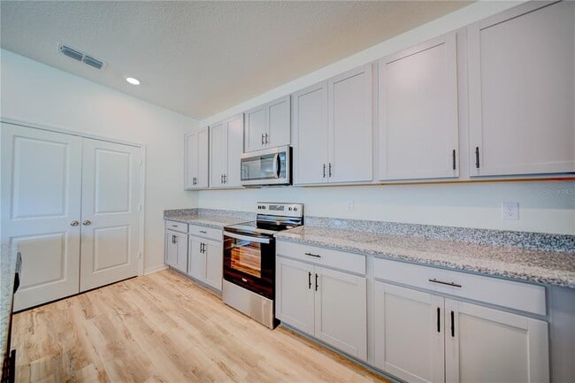 Building Photo - 16300 Winding Preserve Cir