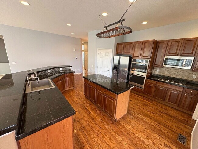 Building Photo - 222 Saxony Rd