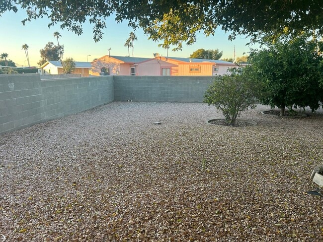 Building Photo - 2 bedroom long term rental in Sun Lakes