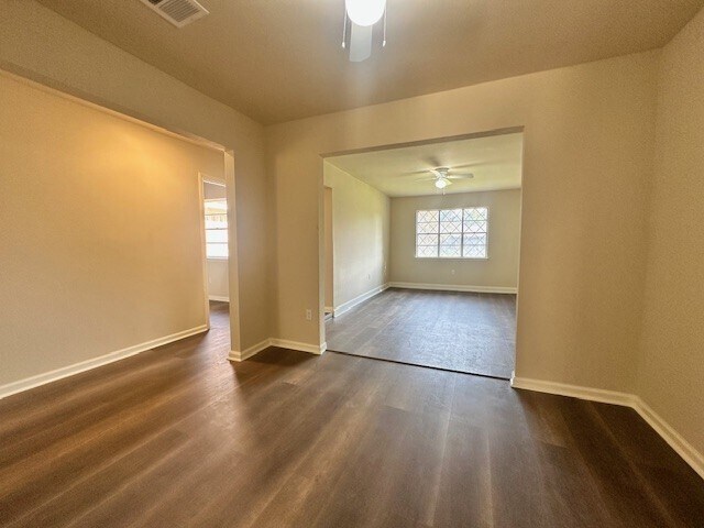 Building Photo - 818 Overland St