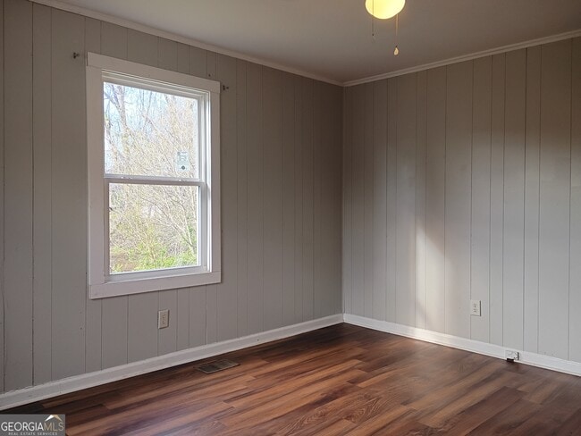 Building Photo - 211 Arnco 6th St