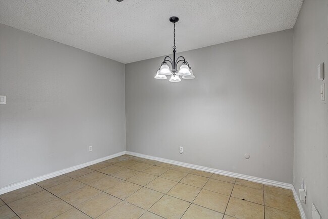 Building Photo - 5825 W Tidwell Rd