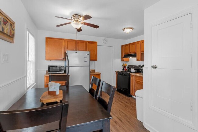 Building Photo - 6563 Julian Ave