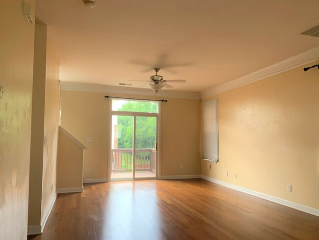 Building Photo - 9122 Vilandry Way