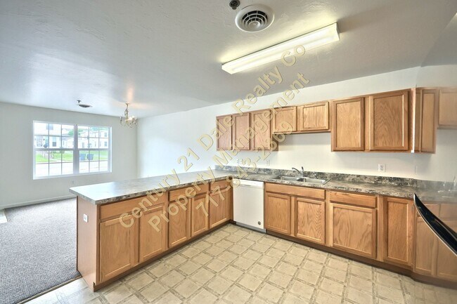 Building Photo - Large 2 Bedroom 1 Bath All One Level Apartment in Hellam PA