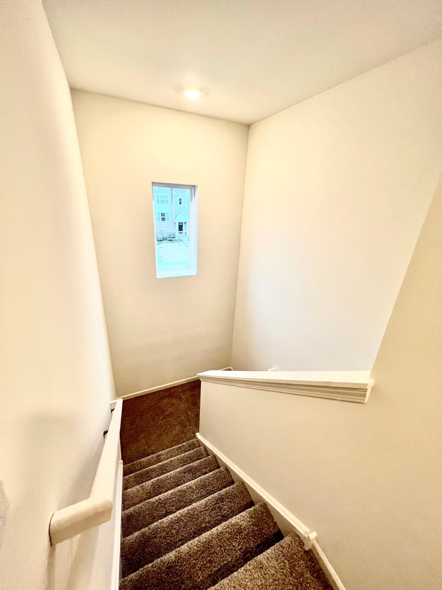 Building Photo - 217 Goldenrod Dr