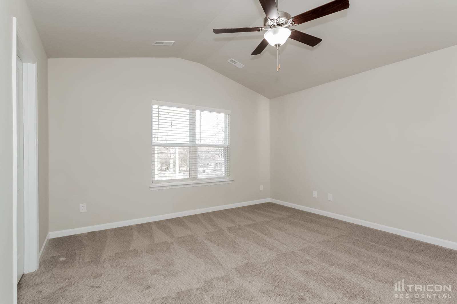 Building Photo - 123 Spring Knoll Dr