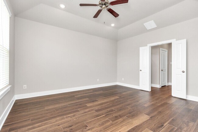 Building Photo - Welcome to the Sycamore – Style, Space & S...
