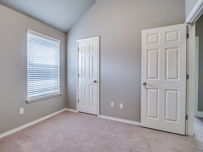 Building Photo - Beautiful 4 + Bedroom Home in Settlers Cro...