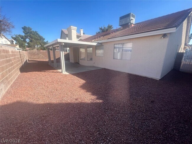 Building Photo - 1929 Blue Ribbon Dr