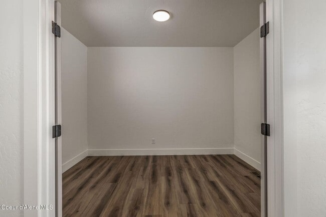 Building Photo - New Home in Thayer Farms North!