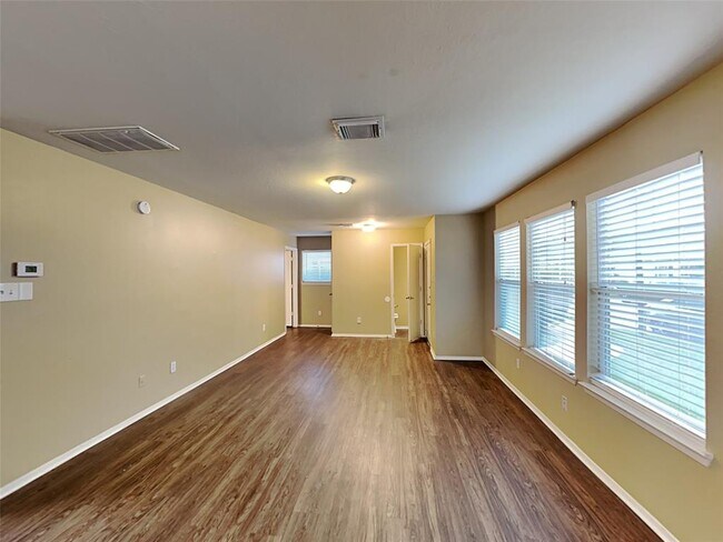 Building Photo - 6114 Elton Knolls St