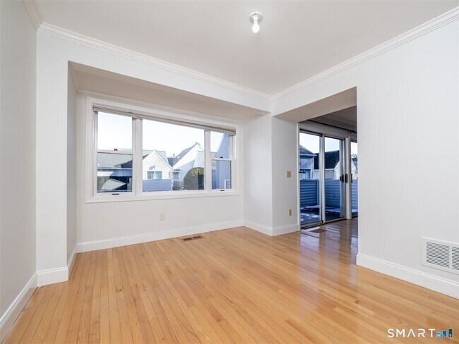 Building Photo - 36 Wilton Crst