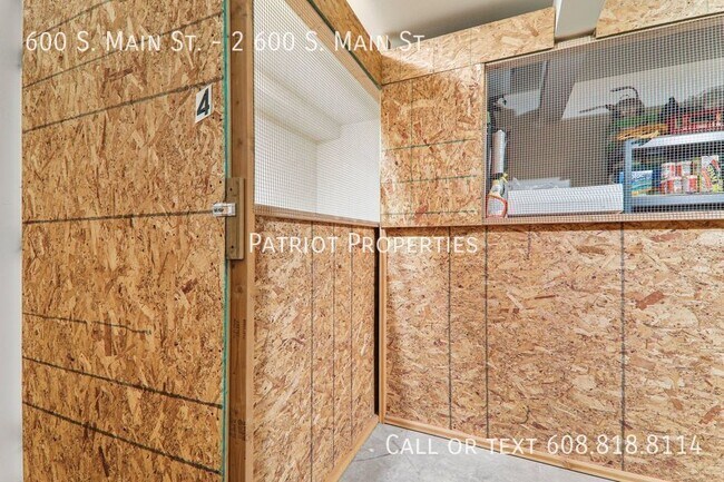 Building Photo - 600 S Main St