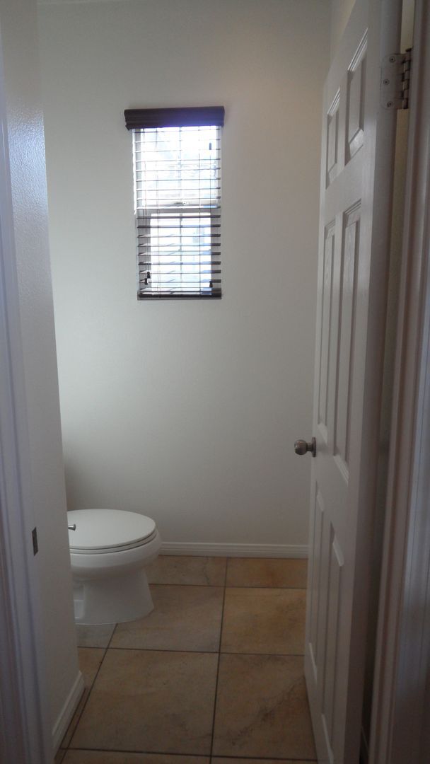 Building Photo - 3BR 2.5 BA 2 Story Home with 2 Car Garage