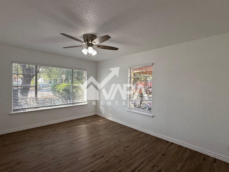 Building Photo - 202 Florencia Ave