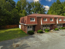 Building Photo - 716 Shawnee Dr