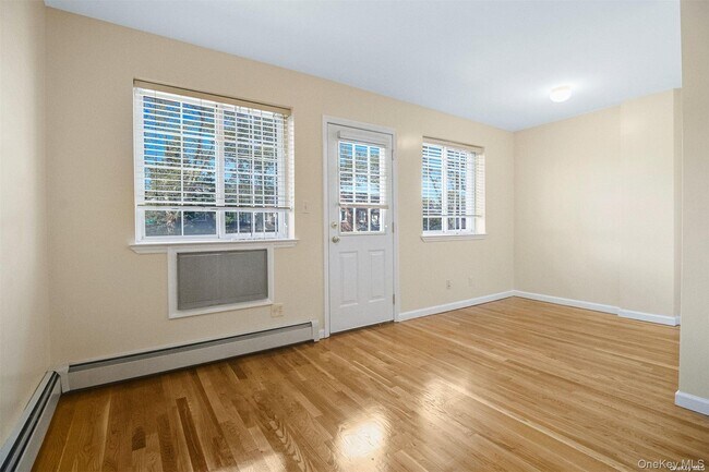 Building Photo - 65-45 110th St