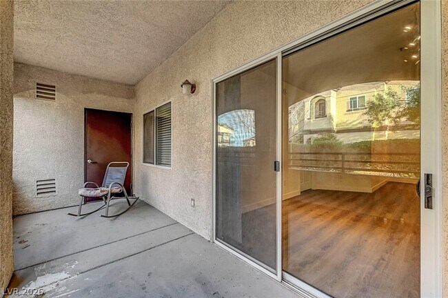 Building Photo - 2291 W Horizon Ridge Pkwy