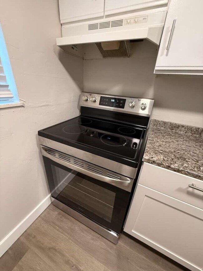 Building Photo - 1885 40th Ave