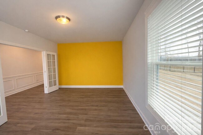 Building Photo - 1211 Ashe Mdw Dr