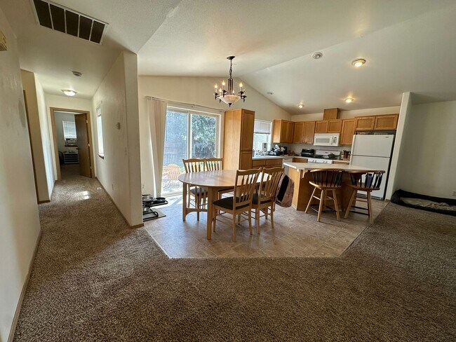 Building Photo - Charming 3-Bedroom Home with Open Layout &...