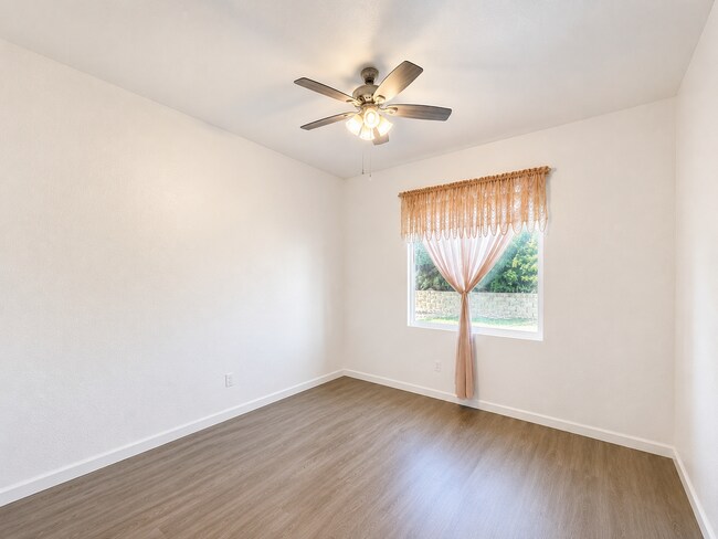 Building Photo - Spacious 5 (or 6) Bedroom House with attached ADU in Winchester for Rent