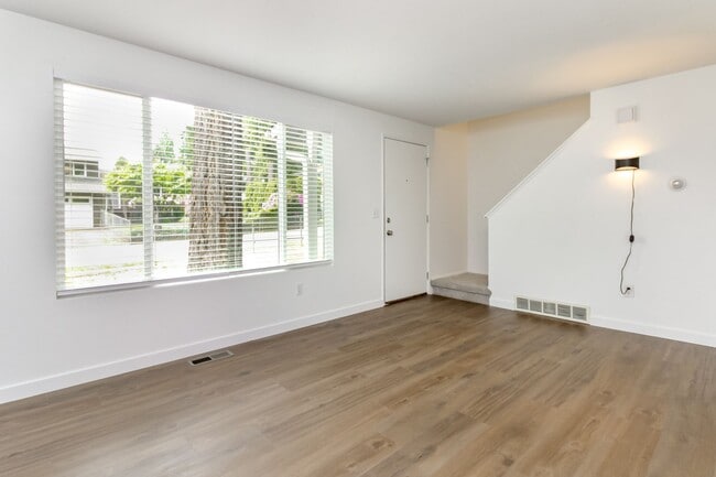 Building Photo - Four Bedroom House Near Camelot Park