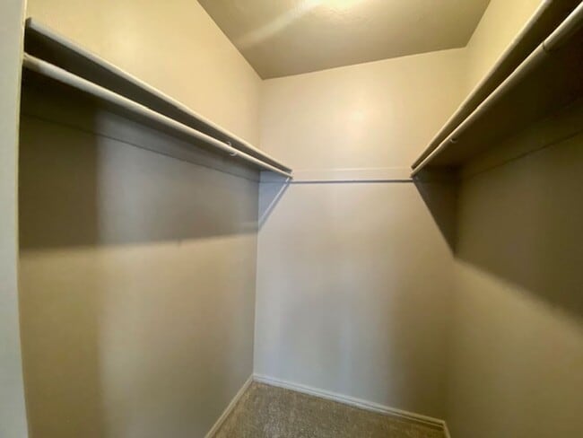 Building Photo - DARLING PROPERTY FOR RENT IN LAVERKIN!