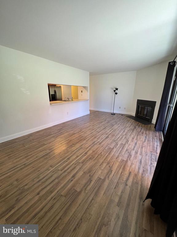 Building Photo - 1303 Hickory Cir