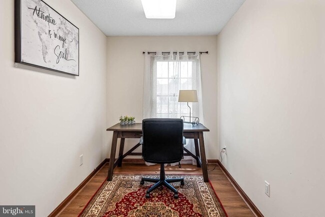 Building Photo - 641 Adams Dr