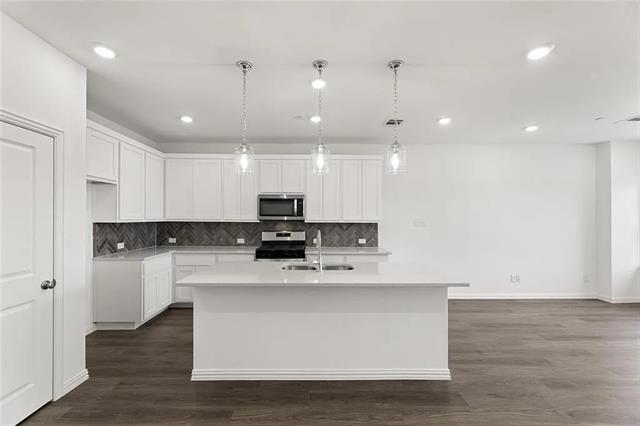 Building Photo - 2207 Adena Spgs Dr