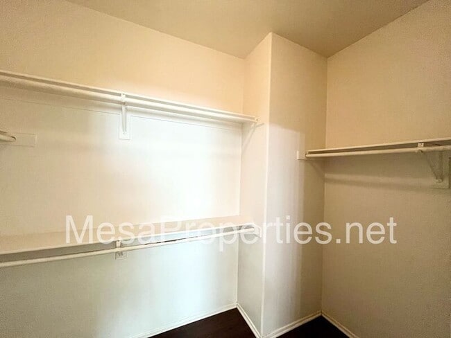 Building Photo - 12261 Luna Rd