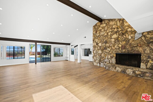 Building Photo - 2254 Stradella Rd