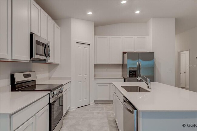 Building Photo - 4975 Worchester Dr