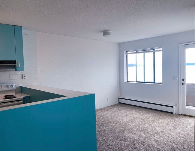DINING AREA WITH A OPEN BALCONY - 1370 Alki Ave SW