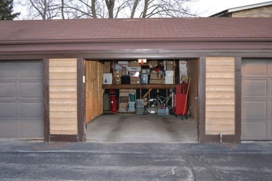 Building Photo - 1551 S Carriage Ln