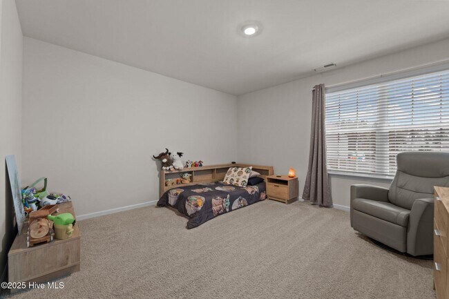Building Photo - 280 Roberts Pl