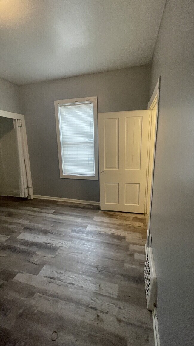 Building Photo - Cozy 1-Bedroom in Sharon – Walkable Location, Pets Welcome!