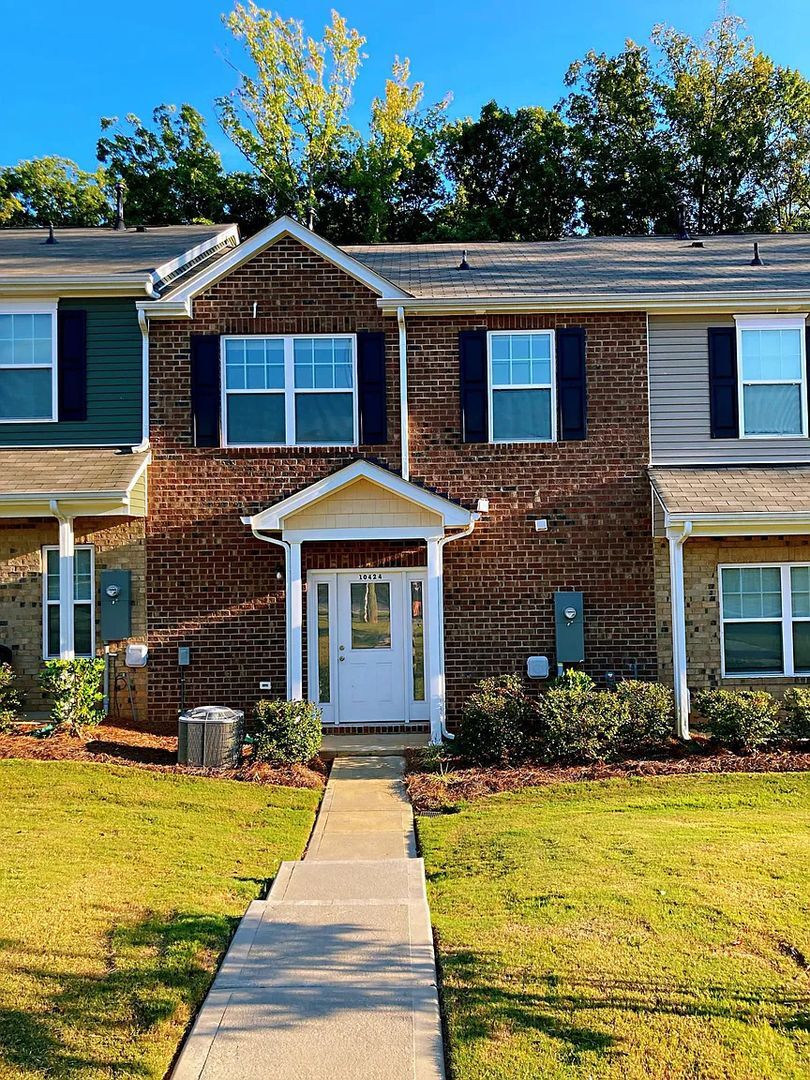 Building Photo - 10424 Benfield Rd