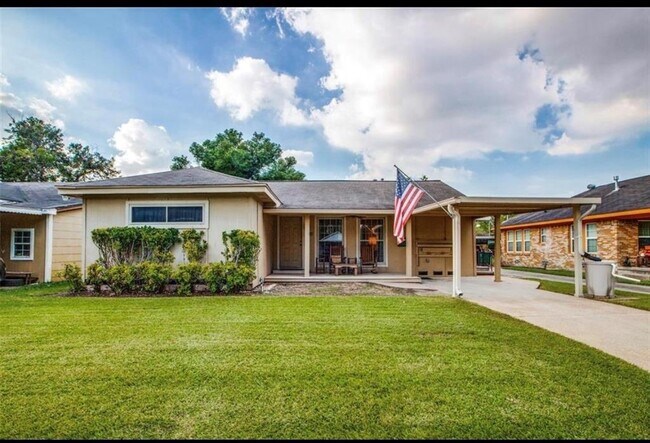 Building Photo - 8421 Baker Dr