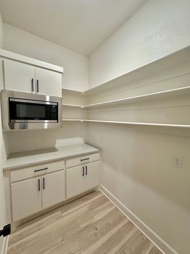 Building Photo - Refined Living in Preston Manor | Stunning 4/3/2 With Elevated Finishes