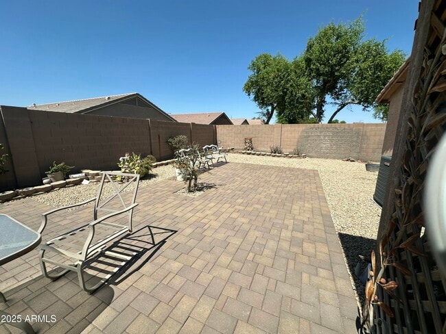 Building Photo - 25055 W Dove Trail