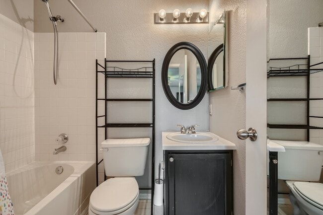 Building Photo - 8256 S Fillmore Way