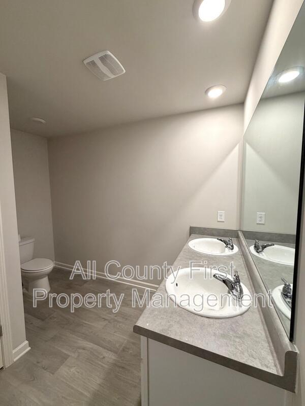 Building Photo - 1336 Rogers Landing