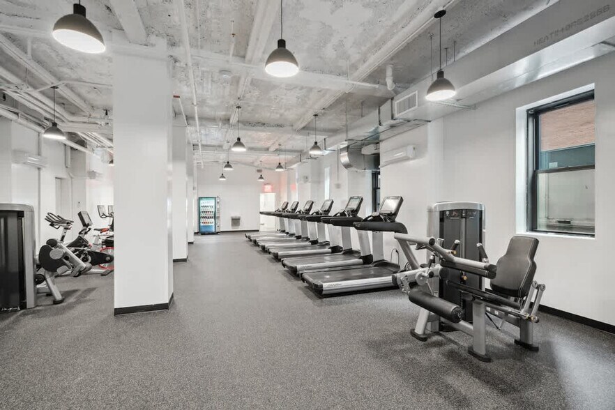 Building Photo - 525-537-537 Lexington Ave