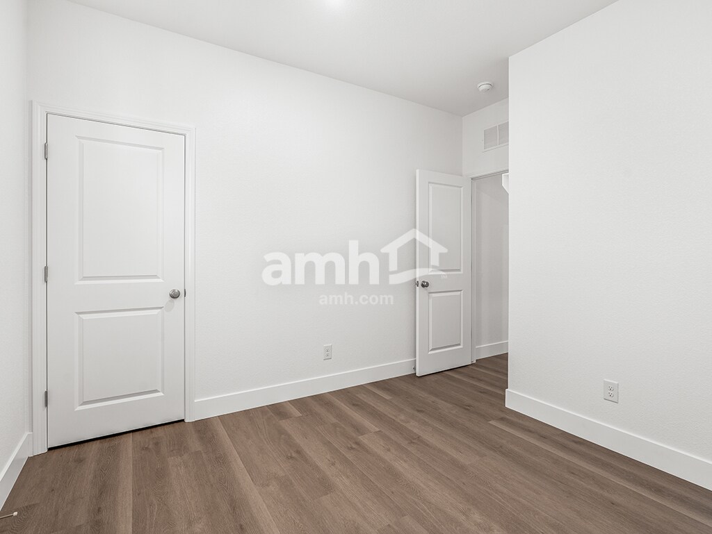 Building Photo - 8444 Black Friday Ct